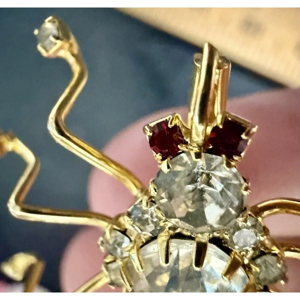 Vintage Rhinestone Spider Brooch Gold Tone Red Eyes Halloween Insect Pin